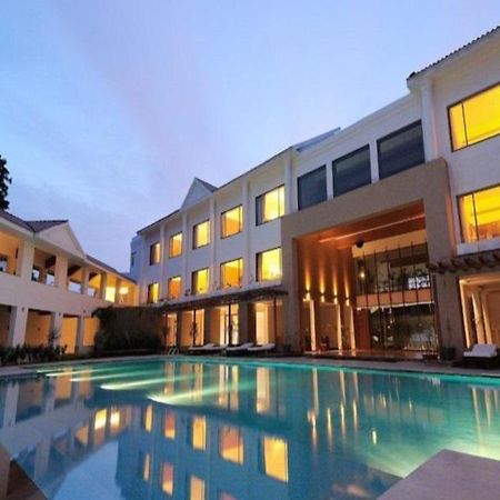 Club Mahindra Kensville Golf Resort Ахмедабад Экстерьер фото