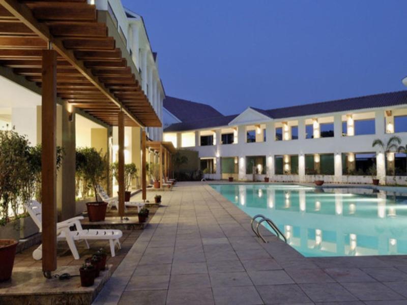 Club Mahindra Kensville Golf Resort Ахмедабад Экстерьер фото
